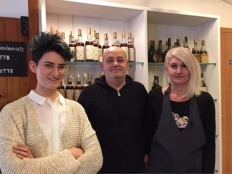 Da sinistra: Elena, Massimo Bagni e Paola Beretta 